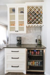 White Dry Bar with Lattice wine bottle holder and hammered glass